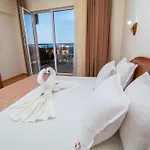 Sunny 4*