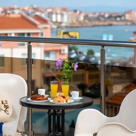 Sunny Hotel 4*