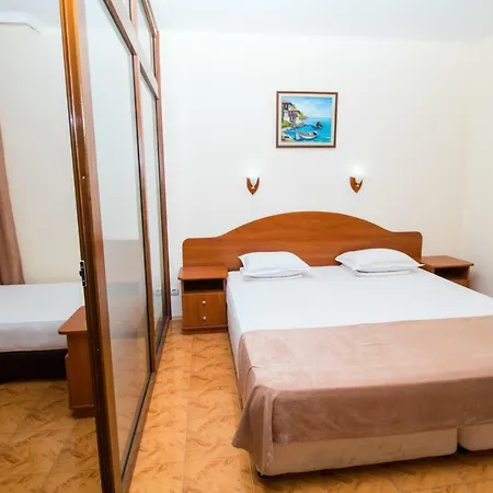 Sunny Hotel